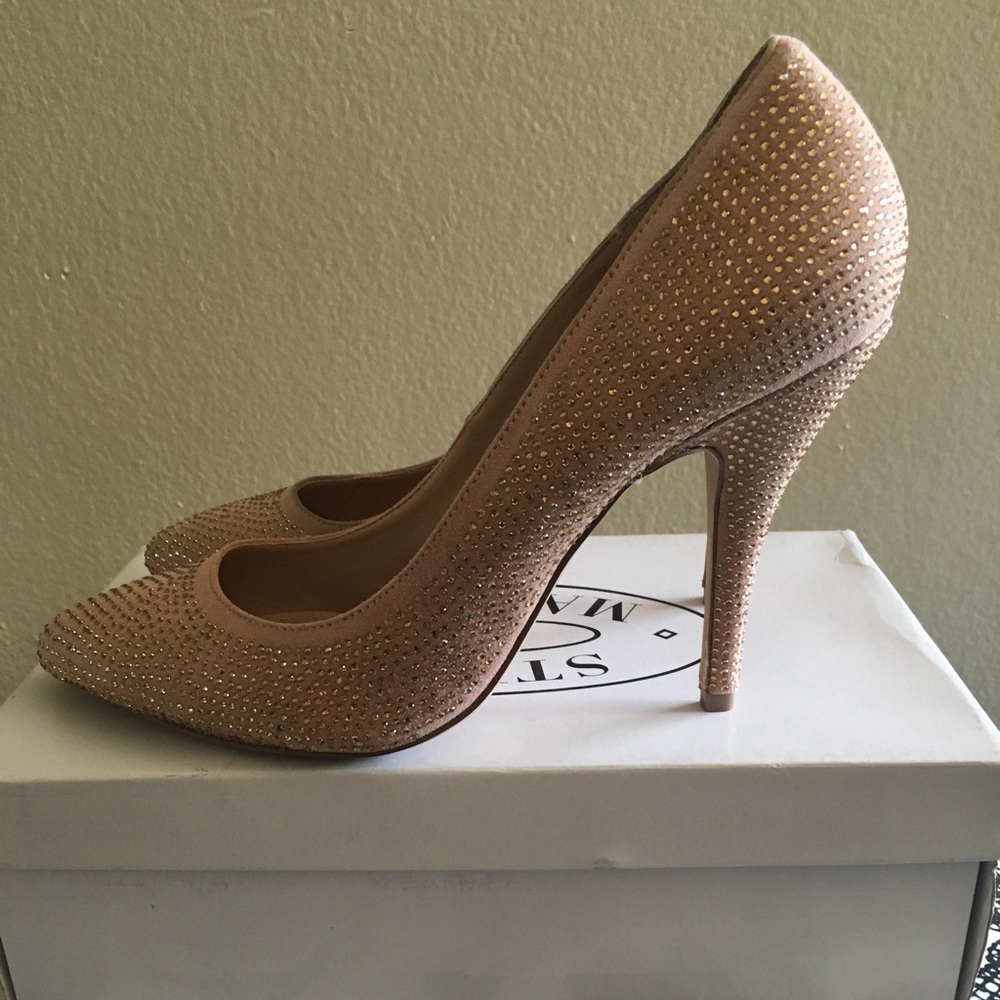Steve Madden Beige/Nude pumps with Rhinestones.